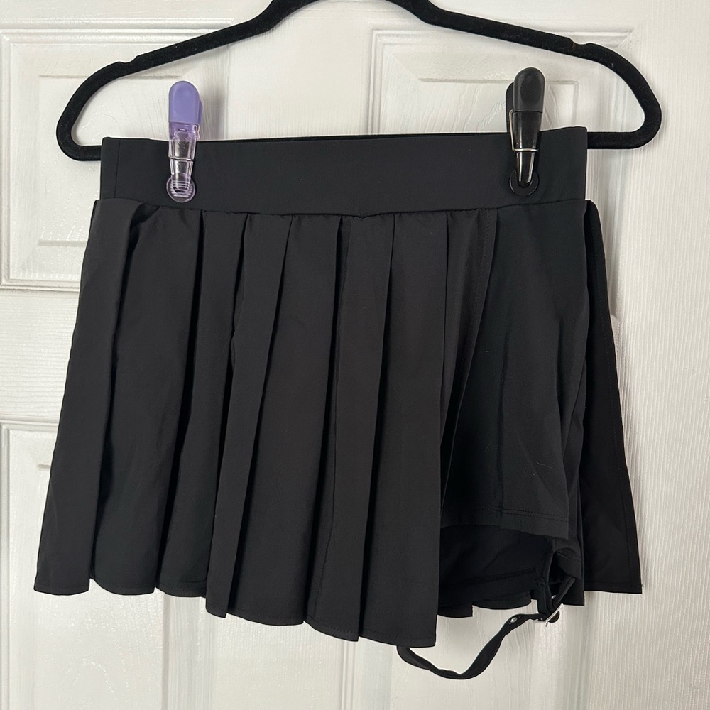HALARA Black Pleated Skirt